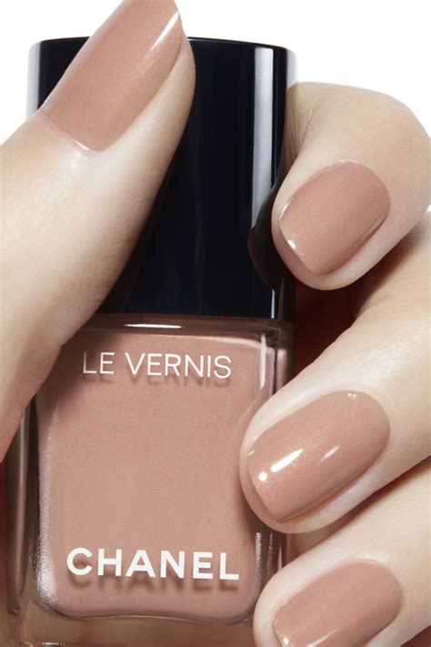 chanel nail polish 646|Chanel le vernis nail color.